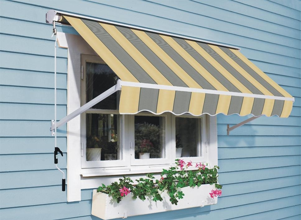 BẠT CHE BAN CÔNG-GIẢI PHÁP CHO NHỮNG NGÀY MƯA GIÓ