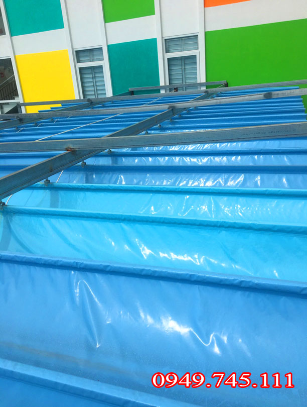 Bạt mái xếp nhà hàng