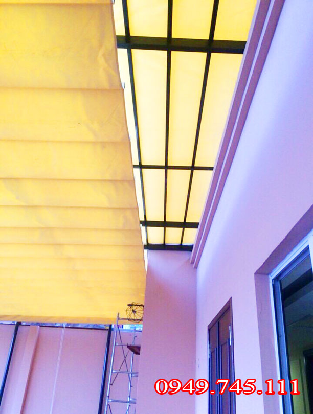 Bạt mái xếp nhà hàng